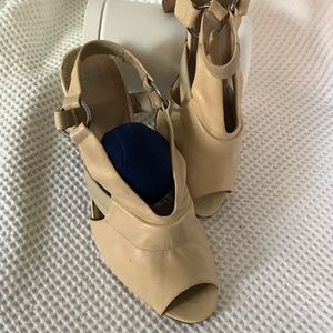 Bats Open Court Shoes Leather Beige Insolia US sz. 8.5  EU 40